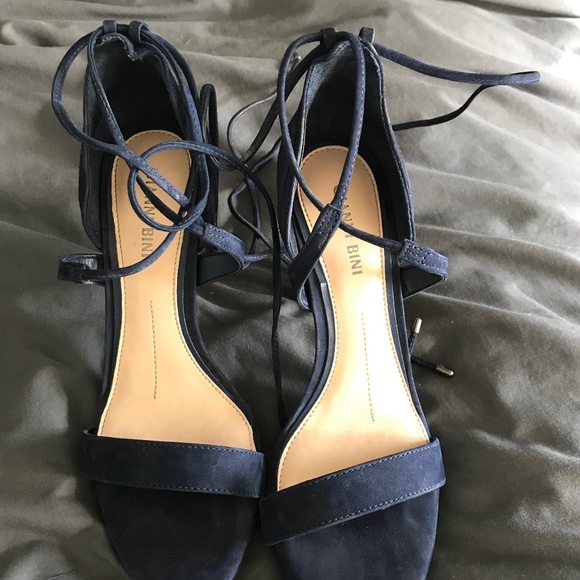 High Heels - Picture 2 of 2